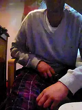 Snapshot of tedddy123 chatting on 09-12-25, 09:04 tedddy123 online show from 09-12-25, 09:04