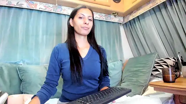 Snapshot of Dirty-Bya chatting on 09-17-25, 09:05 Dirty-Bya online show from 09-17-25, 09:05