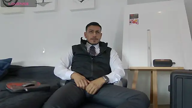 Snapshot of WillSandler chatting on 12-19-25, 08:27 WillSandler online show from 12-19-25, 08:27