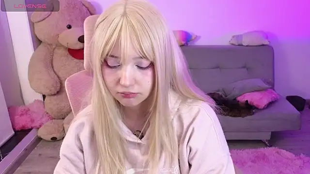 Snapshot of KuroChan420 chatting on 05-03-26, 01:55 KuroChan420 online show from 05-03-26, 01:55