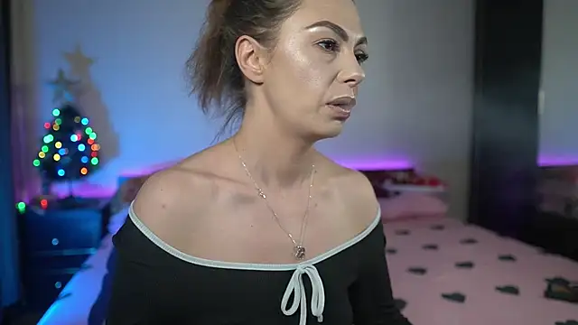 TiffanyPierce online show from 12-21-25, 09:11