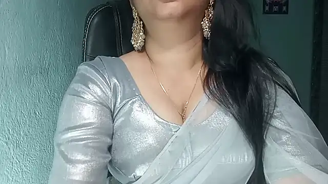 Snapshot of YourModhu chatting on 04-10-26, 05:39 YourModhu online show from 04-10-26, 05:39