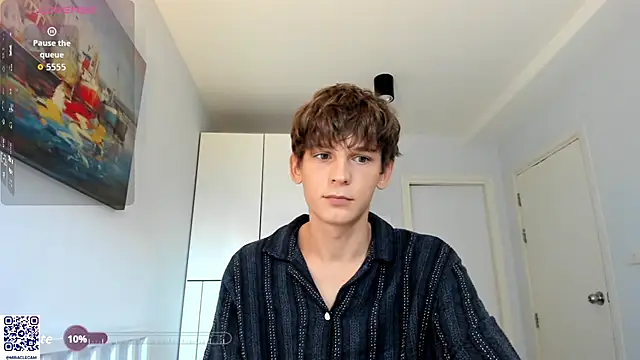 Snapshot of MiracleCam chatting on 11-08-25, 02:34 MiracleCam online show from 11-08-25, 02:34