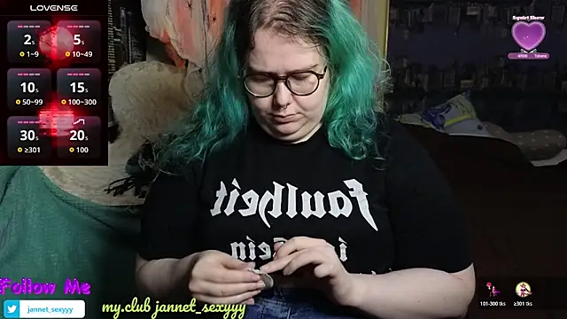 Snapshot of JannetPie chatting on 10-26-25, 02:17 JannetPie online show from 10-26-25, 02:17