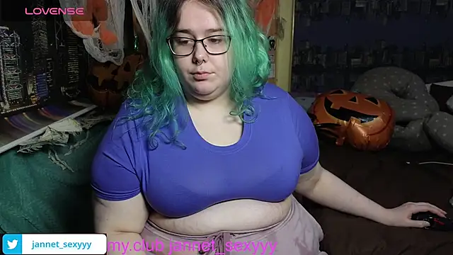 Snapshot of JannetPie chatting on 11-14-25, 06:50 JannetPie online show from 11-14-25, 06:50