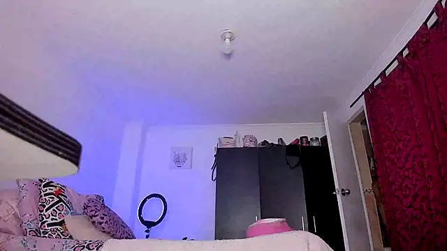 Snapshot of AlondraDiossa03 chatting on 01-16-25, 08:57 AlondraDiossa03 online show from 01-16-25, 08:57