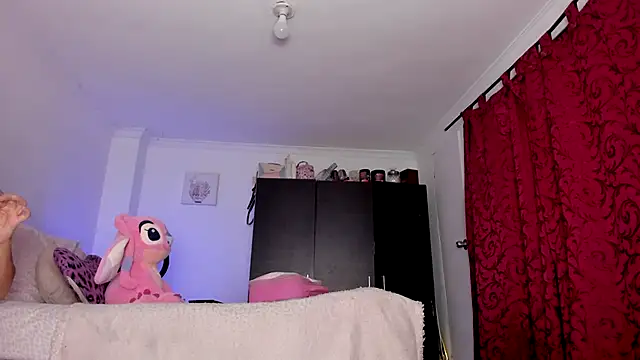 Snapshot of AlondraDiossa03 chatting on 01-26-25, 06:27 AlondraDiossa03 online show from 01-26-25, 06:27