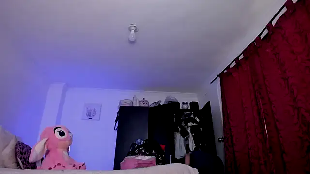 Snapshot of AlondraDiossa03 chatting on 02-04-25, 08:06 AlondraDiossa03 online show from 02-04-25, 08:06