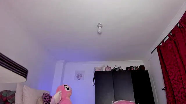 Snapshot of AlondraDiossa03 chatting on 02-06-25, 02:15 AlondraDiossa03 online show from 02-06-25, 02:15