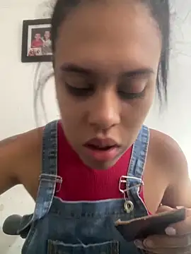 Snapshot of AlondraDiossa03 chatting on 02-12-25, 05:48 AlondraDiossa03 online show from 02-12-25, 05:48