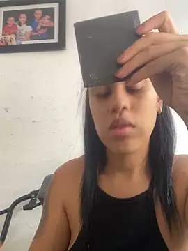 Snapshot of AlondraDiossa03 chatting on 02-20-25, 05:51 AlondraDiossa03 online show from 02-20-25, 05:51