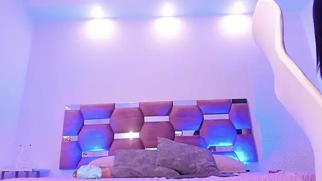 Snapshot of AlondraDiossa03 chatting on 02-26-25, 07:49 AlondraDiossa03 online show from 02-26-25, 07:49