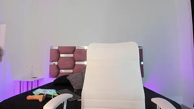 Snapshot of AlondraDiossa03 chatting on 03-08-25, 10:45 AlondraDiossa03 online show from 03-08-25, 10:45