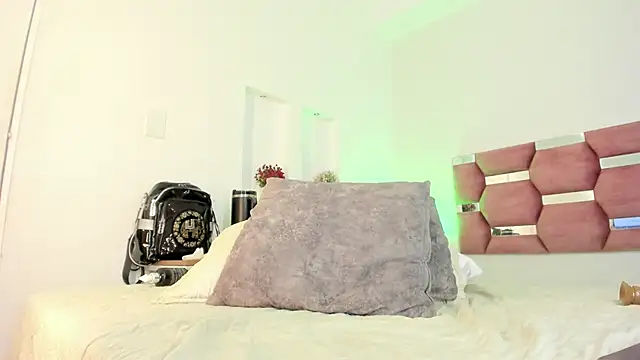 Snapshot of AlondraDiossa03 chatting on 03-18-25, 01:53 AlondraDiossa03 online show from 03-18-25, 01:53