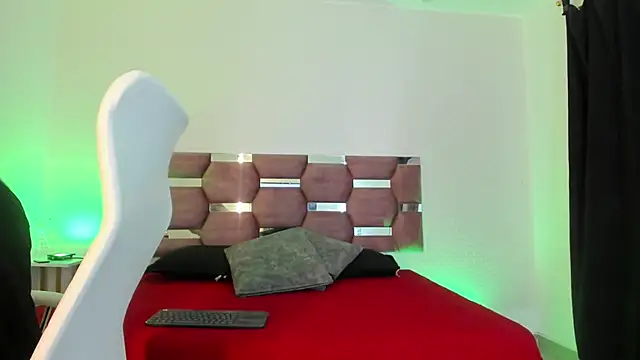 Snapshot of AlondraDiossa03 chatting on 03-18-25, 07:42 AlondraDiossa03 online show from 03-18-25, 07:42