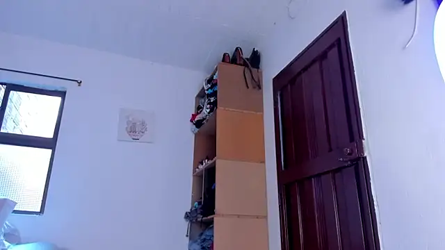 Snapshot of AlondraDiossa03 chatting on 10-06-25, 07:55 AlondraDiossa03 online show from 10-06-25, 07:55