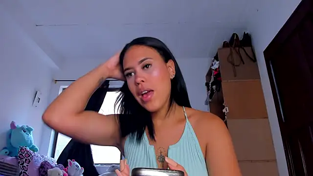 Snapshot of AlondraDiossa03 chatting on 10-22-25, 05:45 AlondraDiossa03 online show from 10-22-25, 05:45