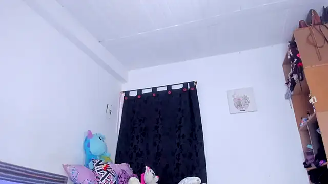 Snapshot of AlondraDiossa03 chatting on 10-23-25, 07:34 AlondraDiossa03 online show from 10-23-25, 07:34