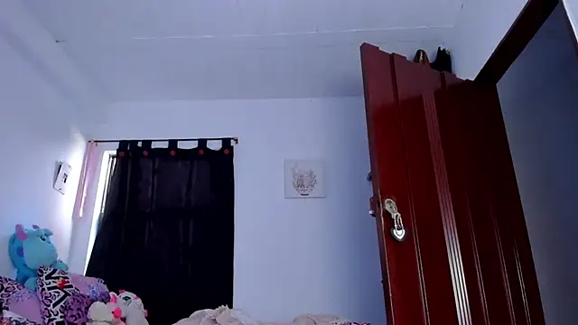 Snapshot of AlondraDiossa03 chatting on 10-25-25, 04:35 AlondraDiossa03 online show from 10-25-25, 04:35