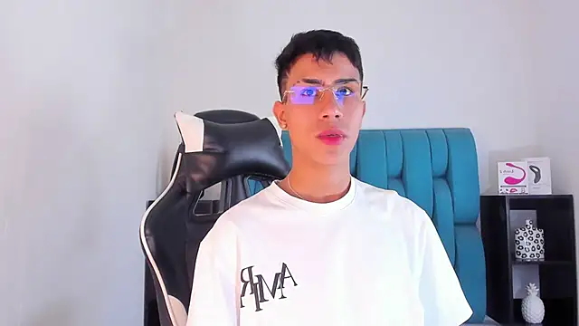 AlanNaughty online show from 01-23-25, 10:01