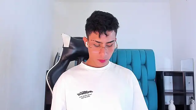 AlanNaughty online show from 02-18-25, 10:47