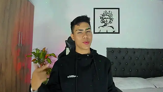 Snapshot of AlanNaughty chatting on 11-25-25, 12:54 AlanNaughty online show from 11-25-25, 12:54