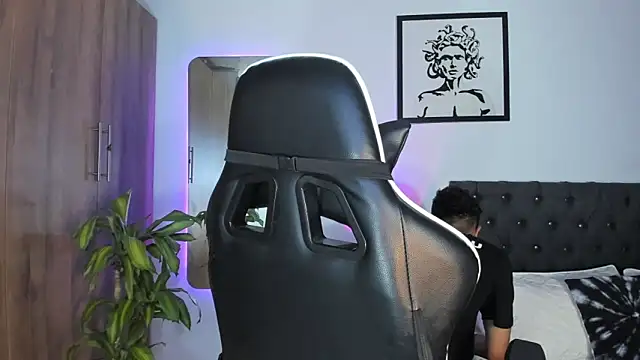 Snapshot of AlanNaughty chatting on 12-21-25, 11:12 AlanNaughty online show from 12-21-25, 11:12