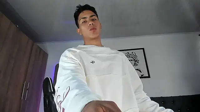 Snapshot of AlanNaughty chatting on 01-10-26, 10:25 AlanNaughty online show from 01-10-26, 10:25