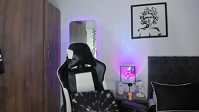 Snapshot of AlanNaughty chatting on 01-13-26, 01:22 AlanNaughty online show from 01-13-26, 01:22