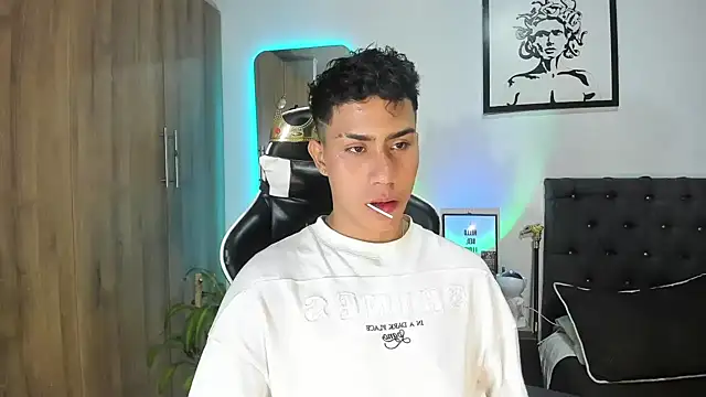 Snapshot of AlanNaughty chatting on 02-17-26, 10:01 AlanNaughty online show from 02-17-26, 10:01