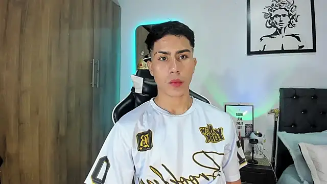 Snapshot of AlanNaughty chatting on 03-04-26, 11:44 AlanNaughty online show from 03-04-26, 11:44