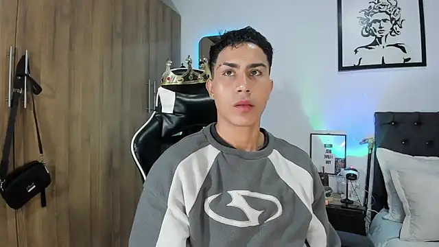 Snapshot of AlanNaughty chatting on 03-10-26, 10:15 AlanNaughty online show from 03-10-26, 10:15