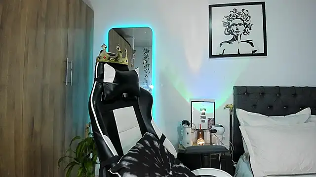 Snapshot of AlanNaughty chatting on 03-12-26, 01:01 AlanNaughty online show from 03-12-26, 01:01