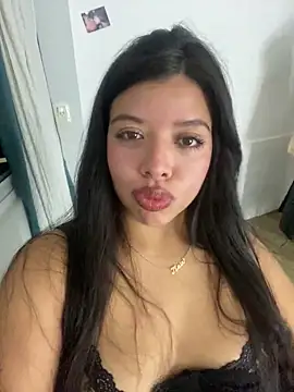 Snapshot of DulceAngelica chatting on 03-19-26, 02:04 DulceAngelica online show from 03-19-26, 02:04