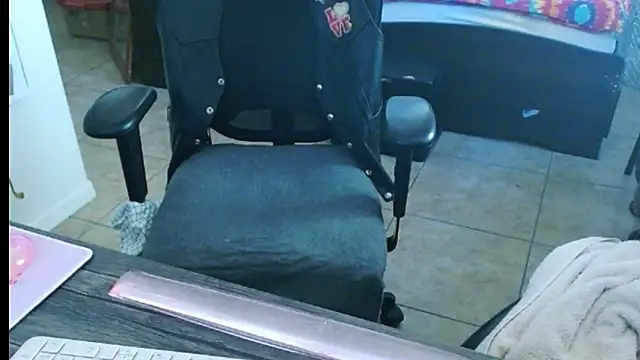 mycock2474u online show from 02-18-25, 09:42