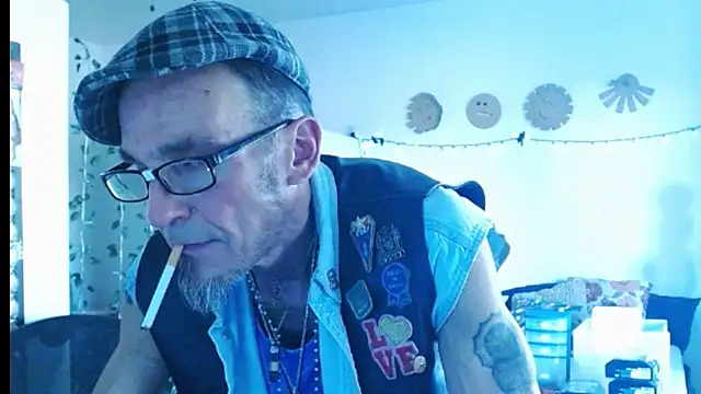 mycock2474u online show from 03-03-25, 12:48