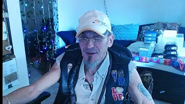 mycock2474u online show from 03-06-25, 03:13