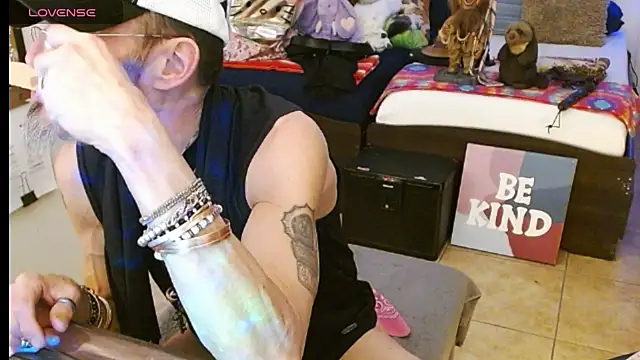 mycock2474u online show from 03-19-25, 03:52