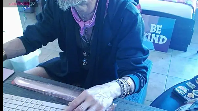 mycock2474u online show from 03-19-25, 04:02