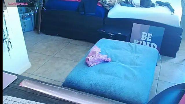 mycock2474u online show from 03-21-25, 07:46