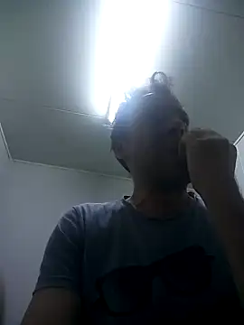 Snapshot of david_geam chatting on 12-15-24, 01:46 david geam online show from 12-15-24, 01:46