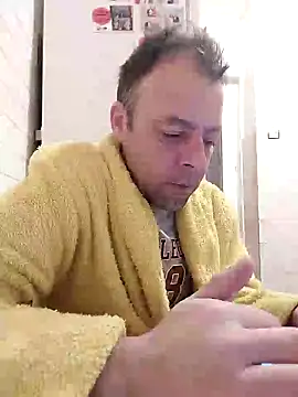 Snapshot of david_geam chatting on 01-17-25, 08:44 david geam online show from 01-17-25, 08:44