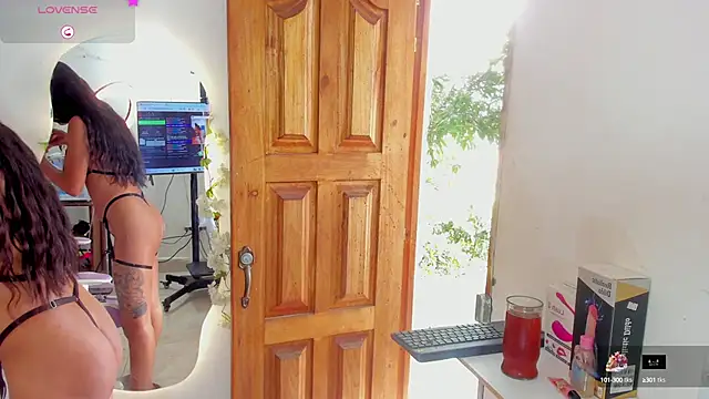 Snapshot of sofia_gold_ chatting on 10-27-25, 07:07 sofia gold online show from 10-27-25, 07:07