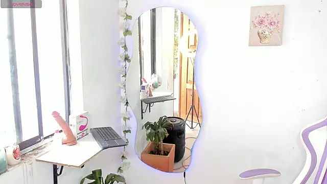 Snapshot of sofia_gold_ chatting on 05-27-26, 02:03 sofia gold online show from 05-27-26, 02:03