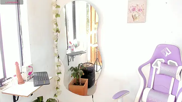 Snapshot of sofia_gold_ chatting on 05-29-26, 02:48 sofia gold online show from 05-29-26, 02:48