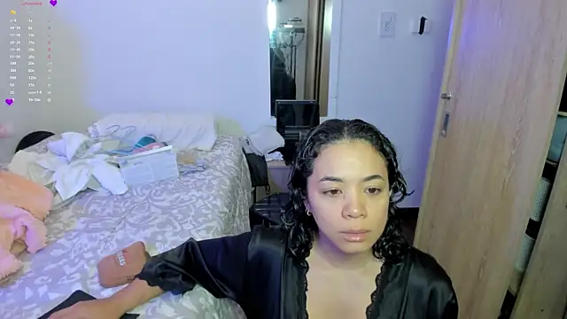 Snapshot of carolgaita chatting on 06-01-26, 11:12 carolgaita online show from 06-01-26, 11:12