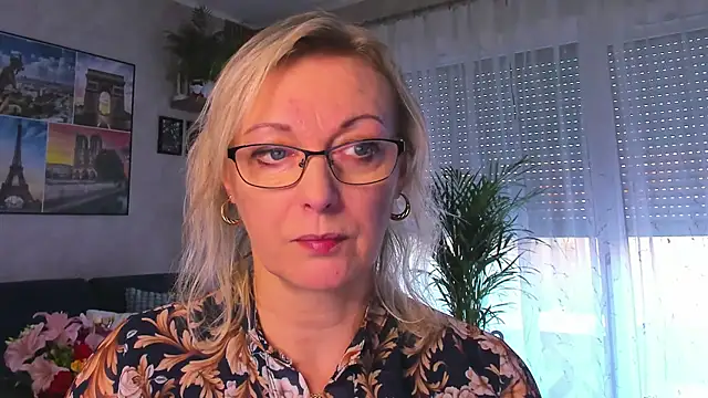 vanessa chat online show from 11-05-25, 02:17