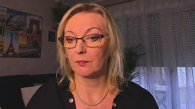 vanessa chat online show from 11-24-25, 02:17