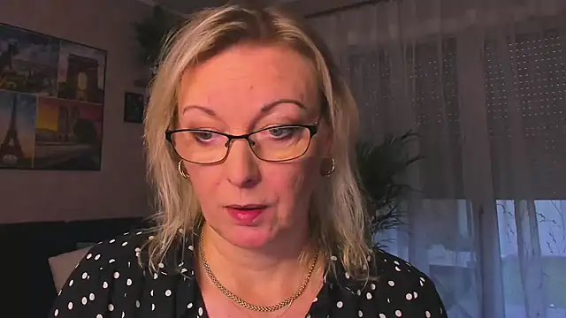 vanessa chat online show from 11-25-25, 02:17