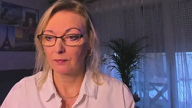 vanessa chat online show from 11-30-25, 02:21